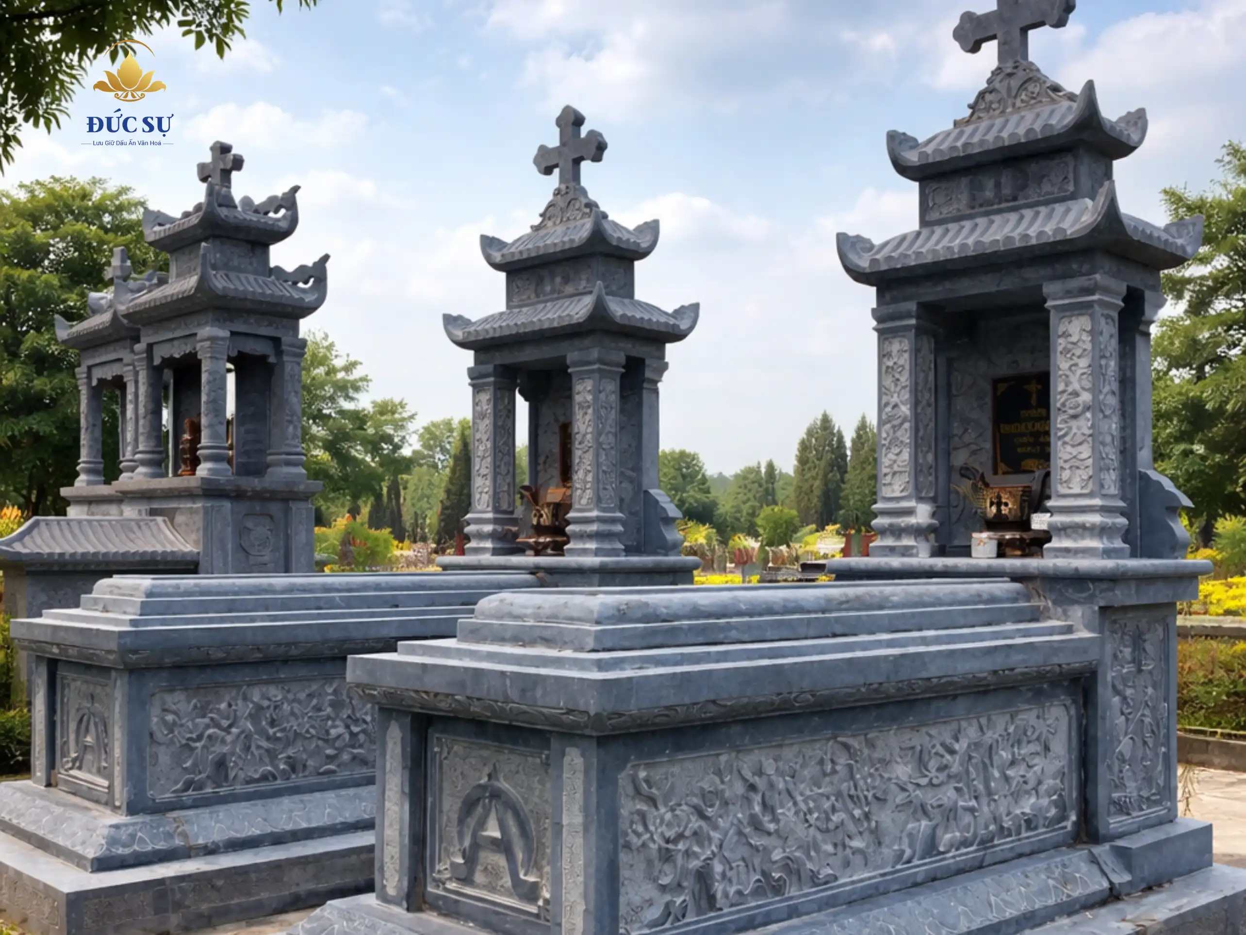 lăng mộ đá công giáo có mái che đẹp