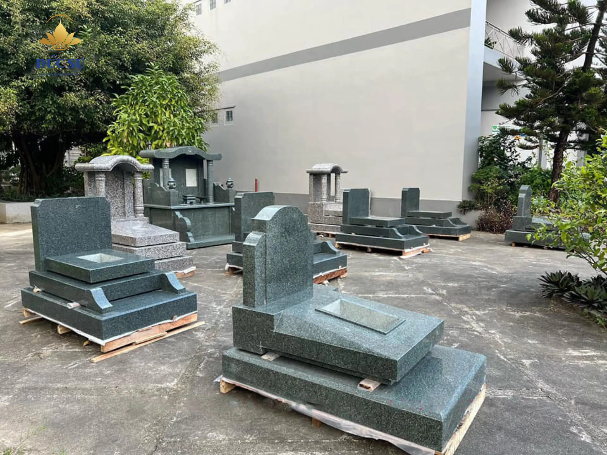 lăng mộ đá 2 mái bằng đá hoa cương