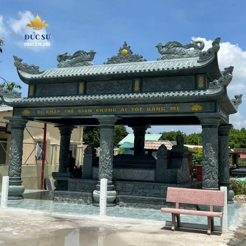 Nhà Mồ Phần Mộ Của Mẹ Tại Trung Lập Hạ, Củ Chi