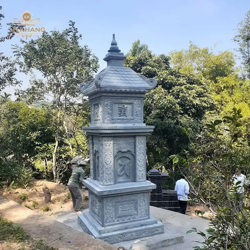 mộ tháp đá phật giáo