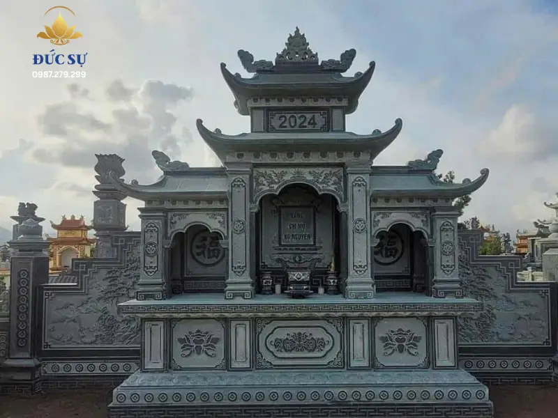 Ý Nghĩa Hoa Sen Trên Lăng Mộ Đá Và Giá Trị Tâm Linh Sâu Sắc