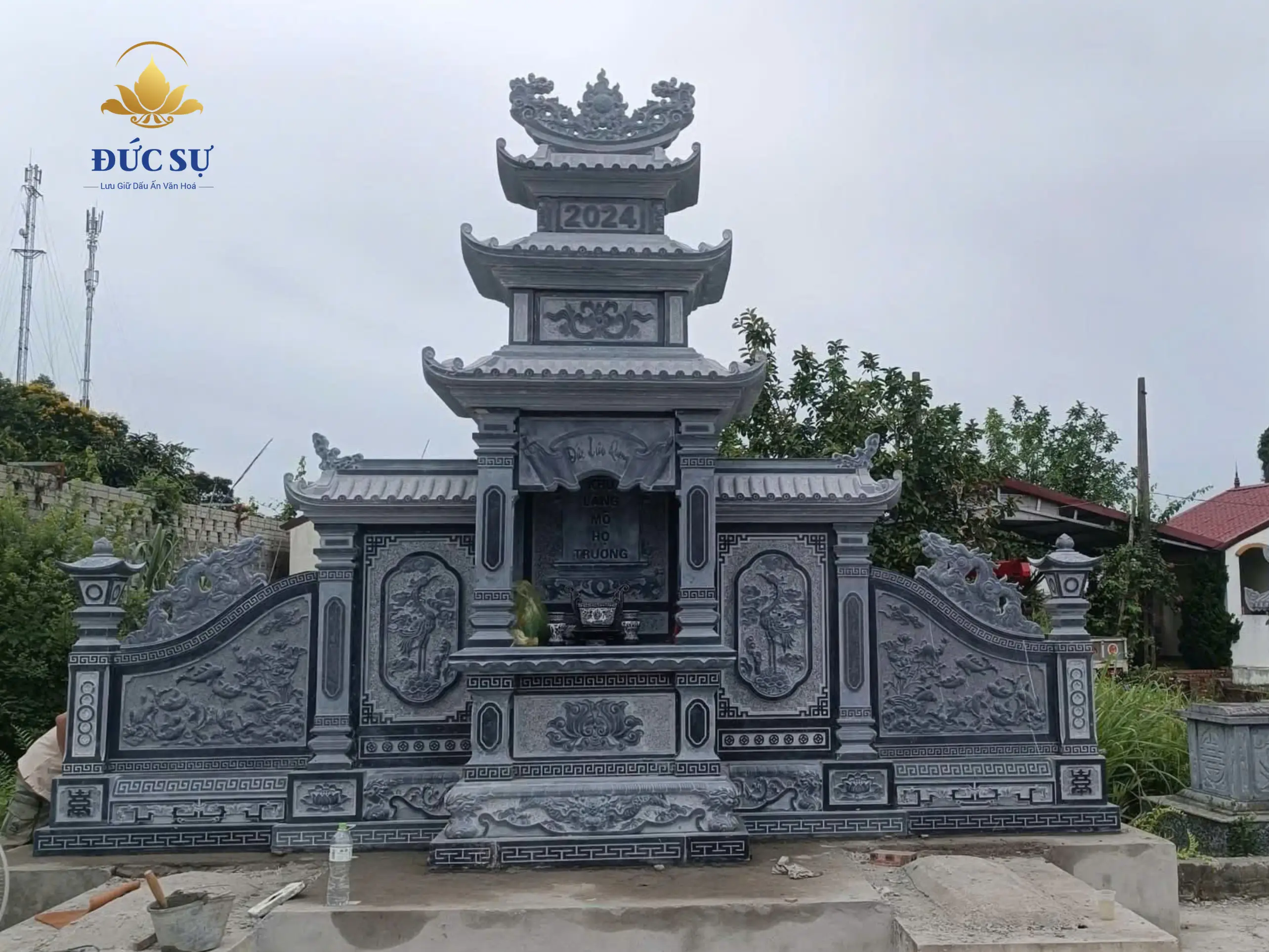 lăng mộ đá 3 mái đẹp cao cấp