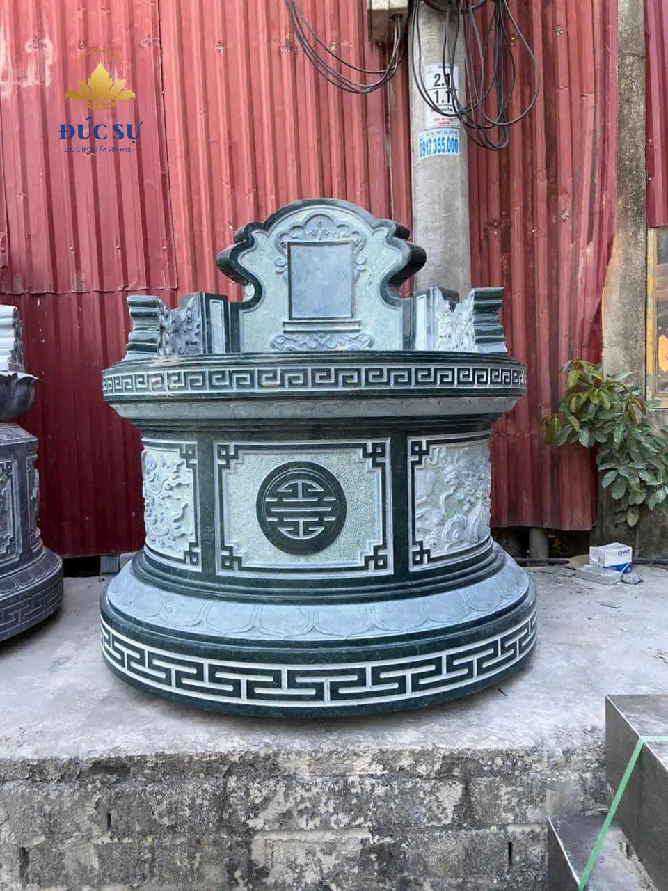 lăng mộ đá tròn đá xanh rêu