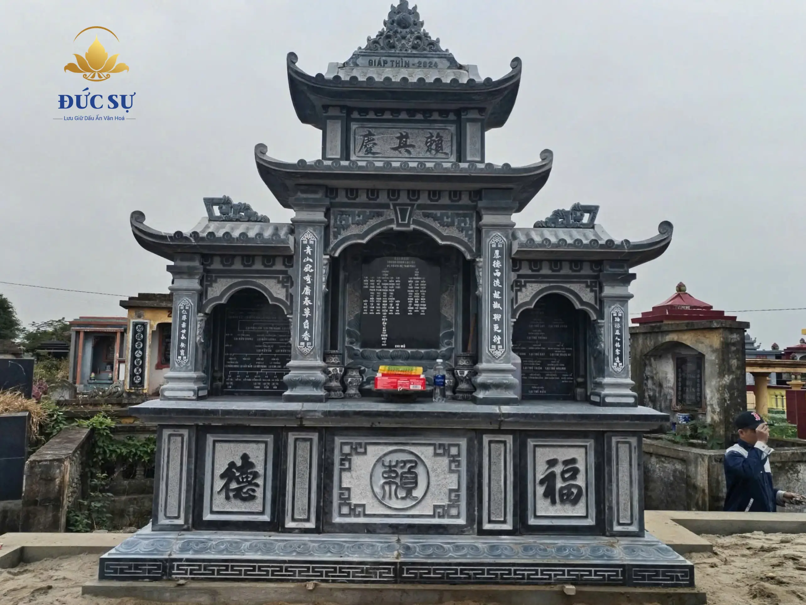 ý nghĩa tâm linh của lăng thờ đá