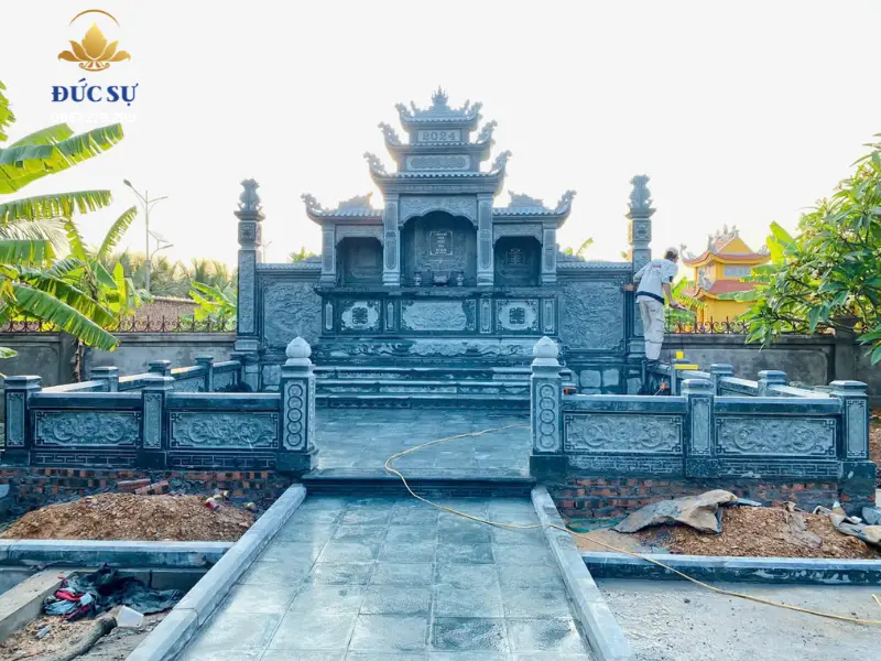 Mẫu lăng mộ đá xanh rêu 