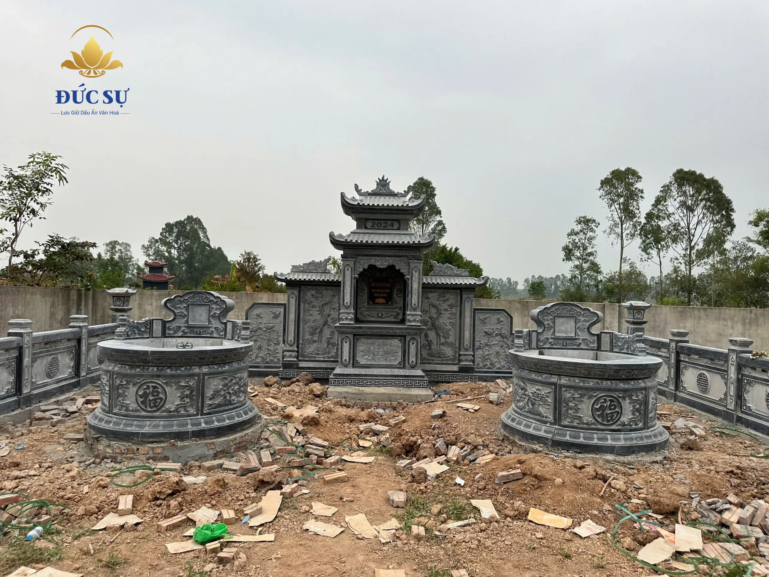 Mẫu lăng mộ đá tròn