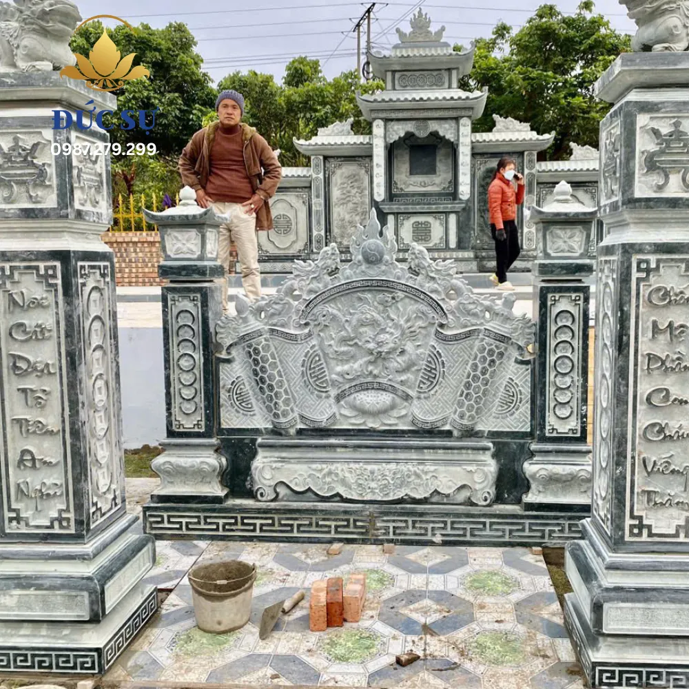 Cuốn Thư Đá DS079
