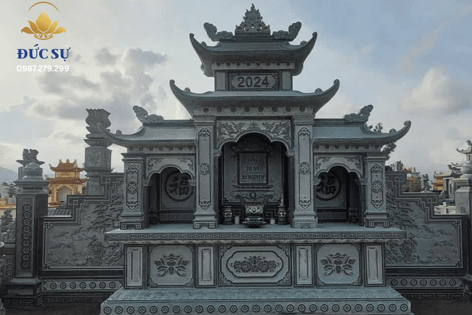 Lăng Thờ Đá Xám Ghi DS009