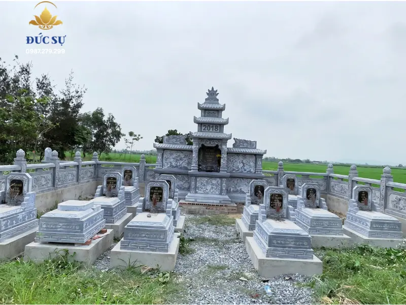 Mẫu mộ đá không mái che trơn phẳng, nhẵn bóng