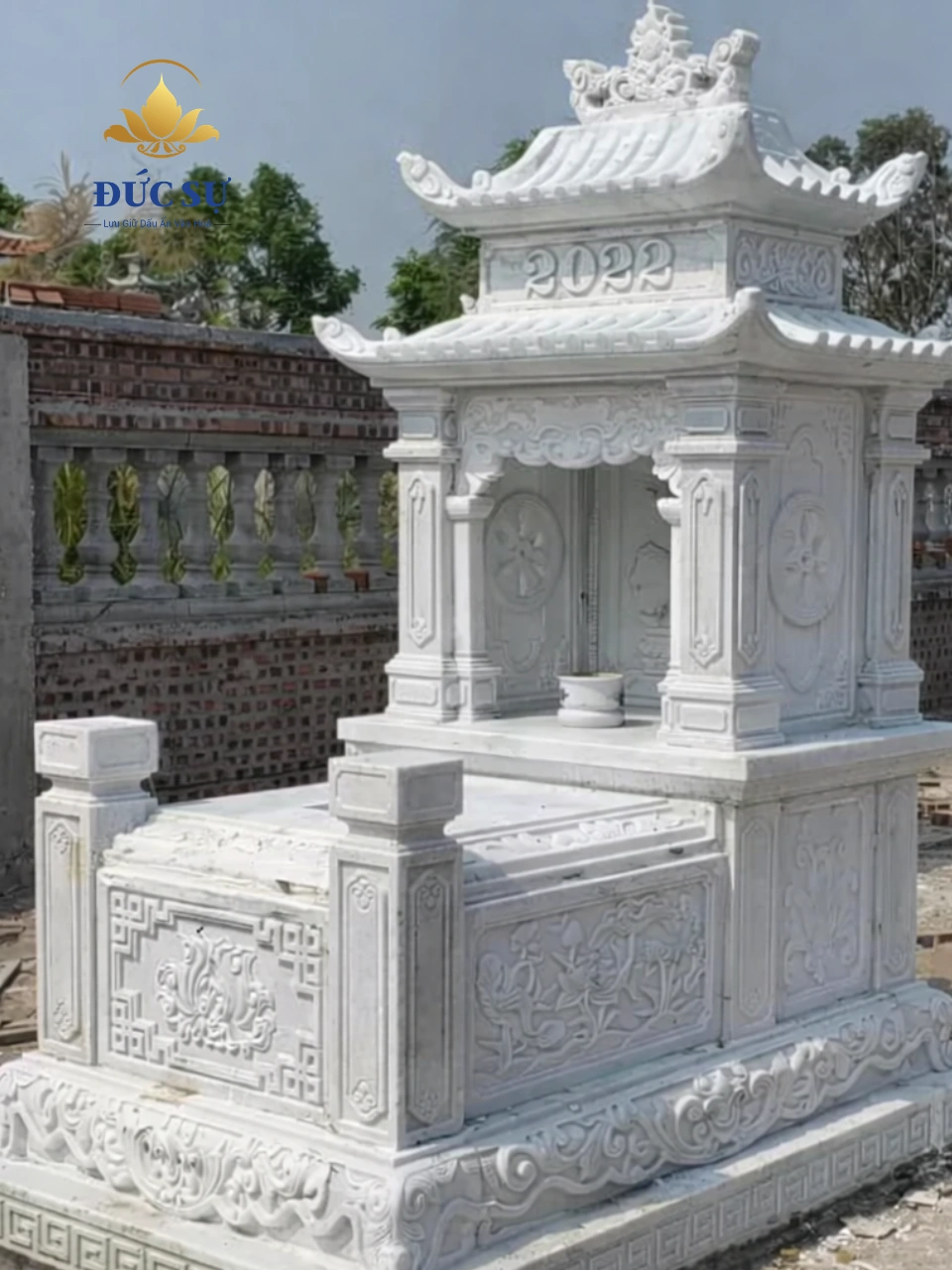 mẫu lăng mộ đá 2 mái đao đẹp