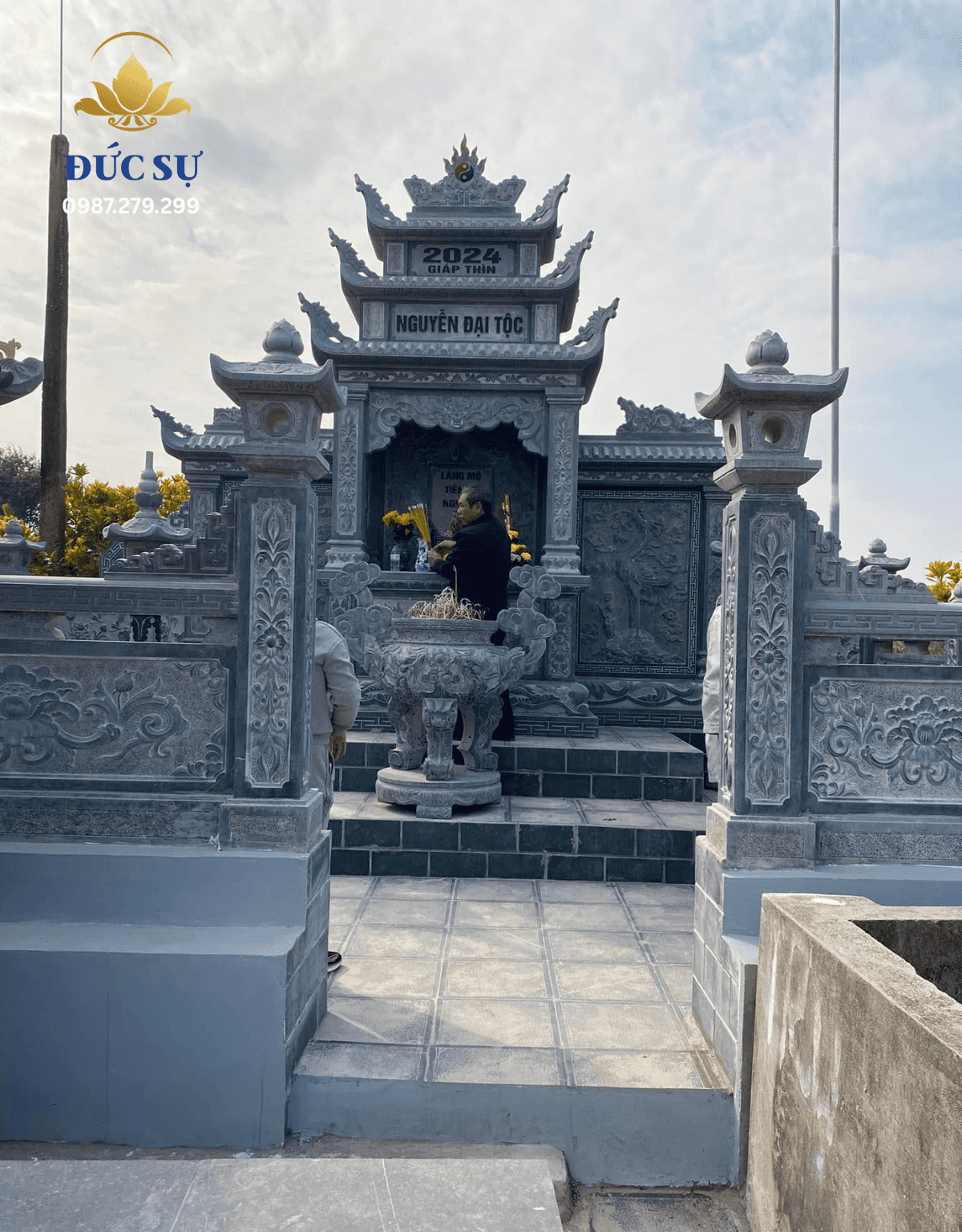 Lăng Thờ Đá Xám Ghi DS034