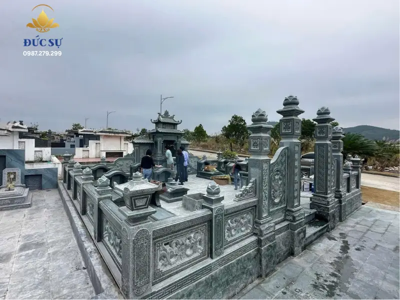 Những lưu ý quan trọng khi vệ sinh lăng mộ đá