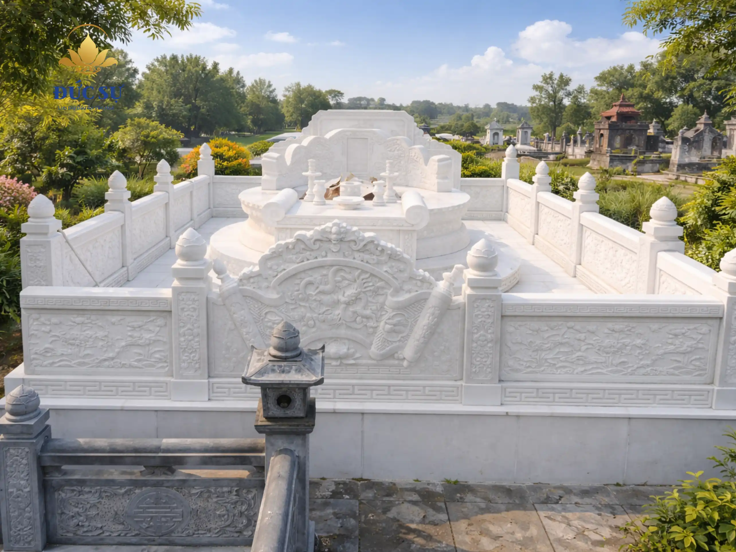 lăng mộ đá tròn bằng đá trắng