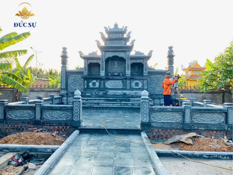 Hướng dẫn cách vệ sinh khu lăng mộ sạch đẹp, an toàn và chuẩn phong thủy