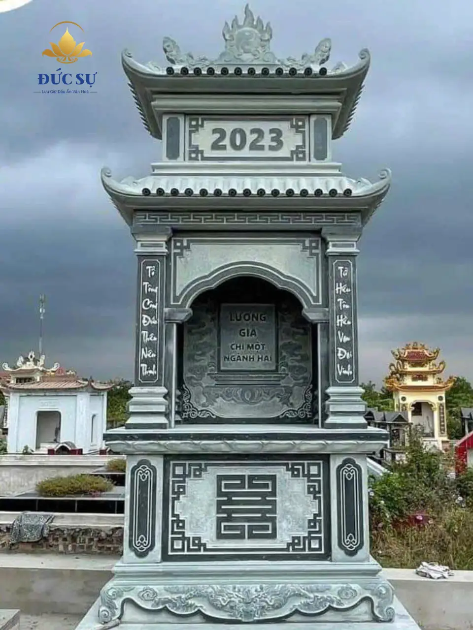 mẫu lăng mộ đá 2 mái đao uy nghiêm