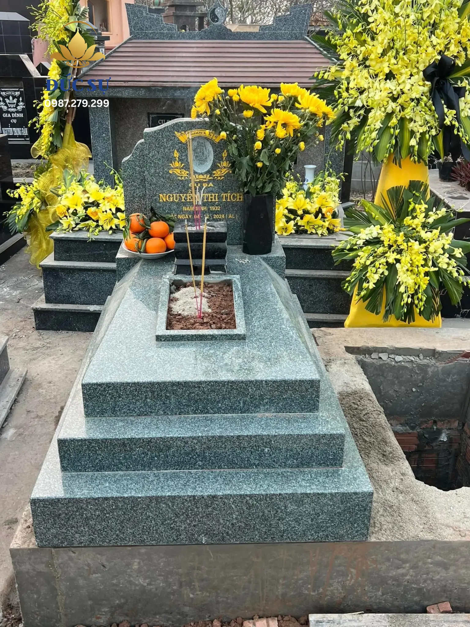 Mộ tam cấp