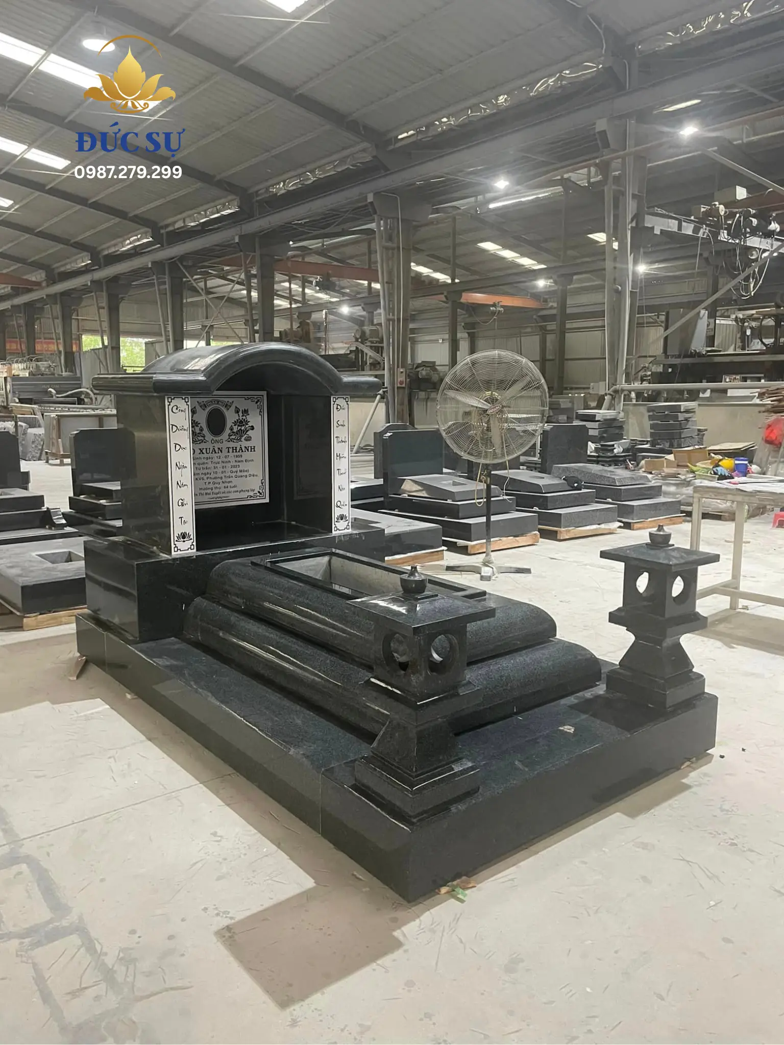 Lăng thờ đá granite 